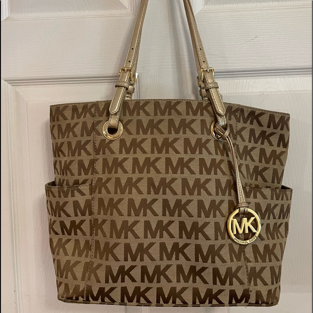 EUC Authentic Michael Kors